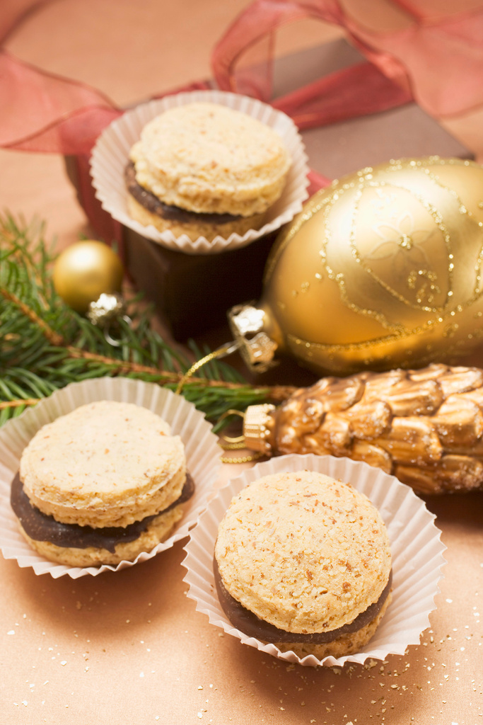 Chocolate-filled Christmas biscuits